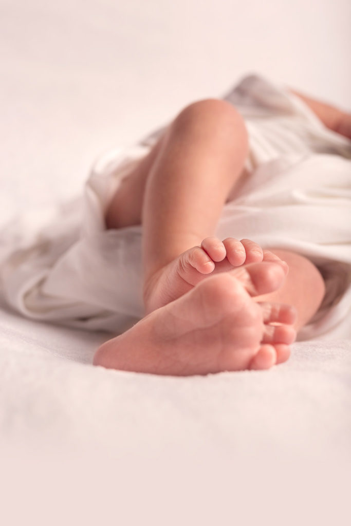 petits-pieds-bebe-naissance-detail-david-plichon-photographe-lille-nord Pieds nouveau-né séance photo métropole de Lille David Plichon photographe